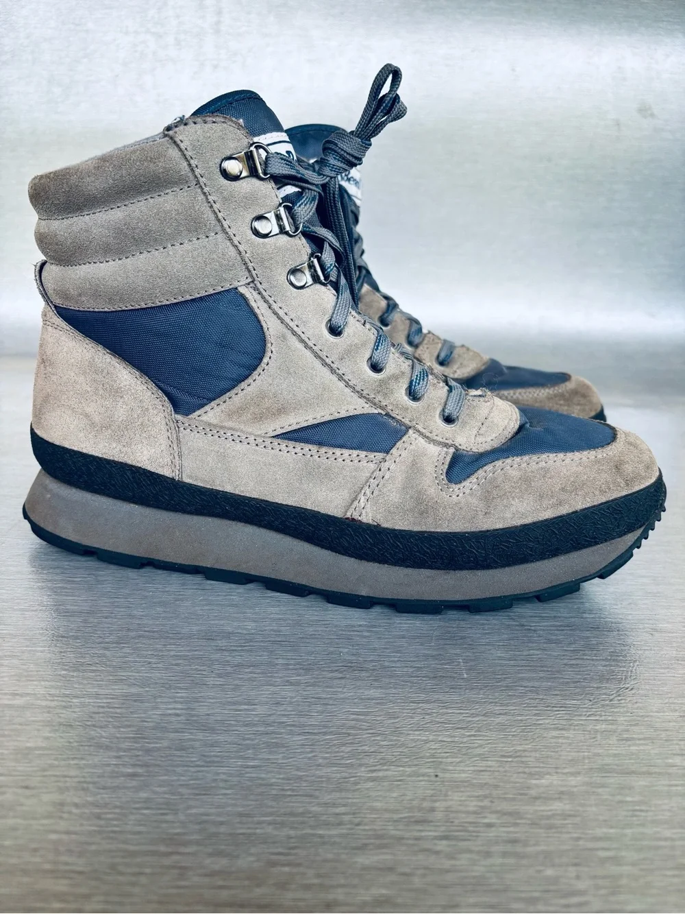 LL Bean 1990’s Thinsulate Men’s Size 10 Gray and Navy Suede Hiking Boots